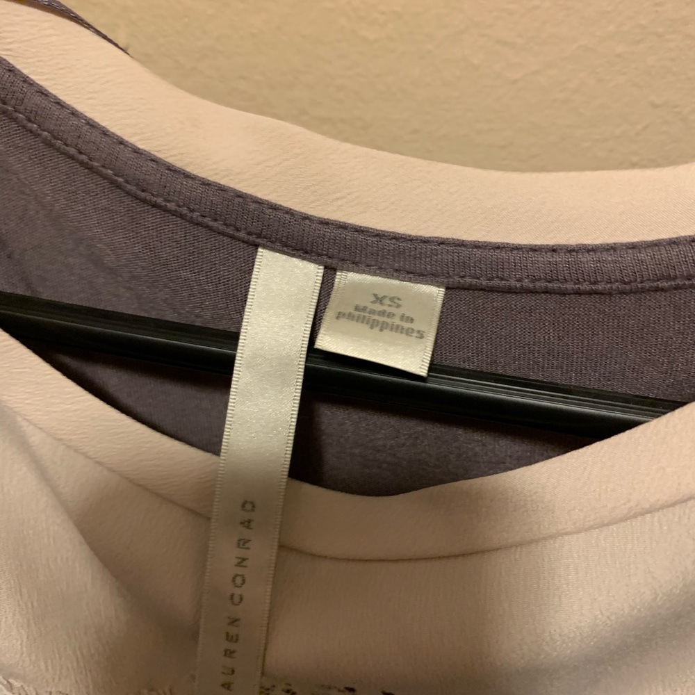 Lauren Conrad blouse. Size XS - Picture 2 of 2